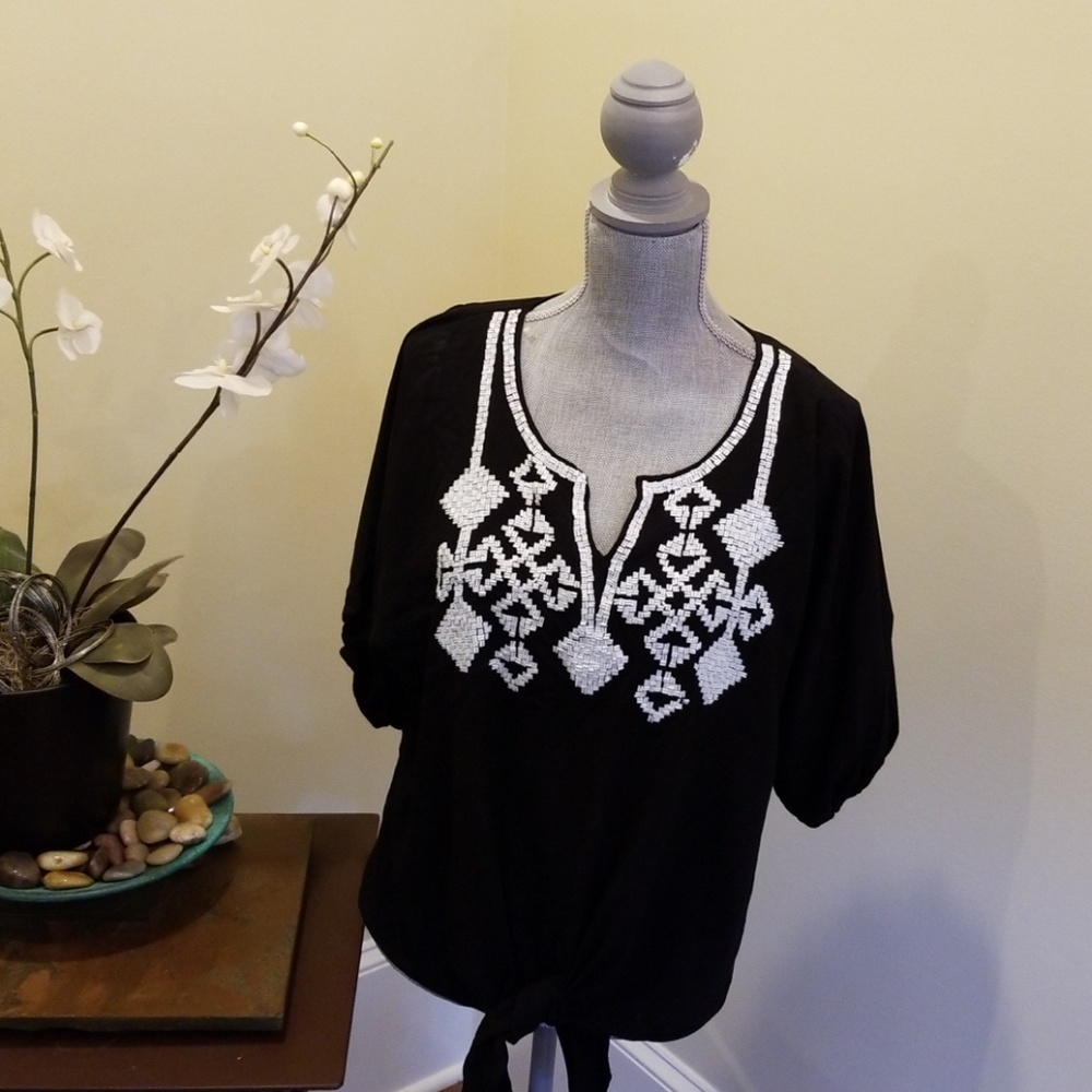 Karen Kane black beaded hobo top Med